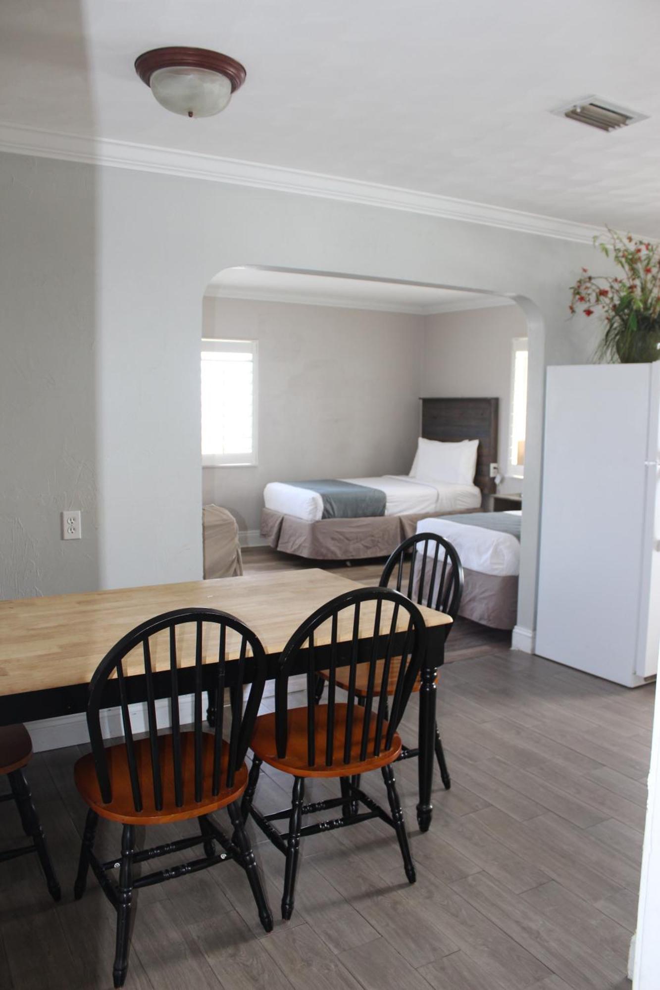 Shoreline Suites & Cabana Cottages - Beachfront Daytona Beach Chambre photo