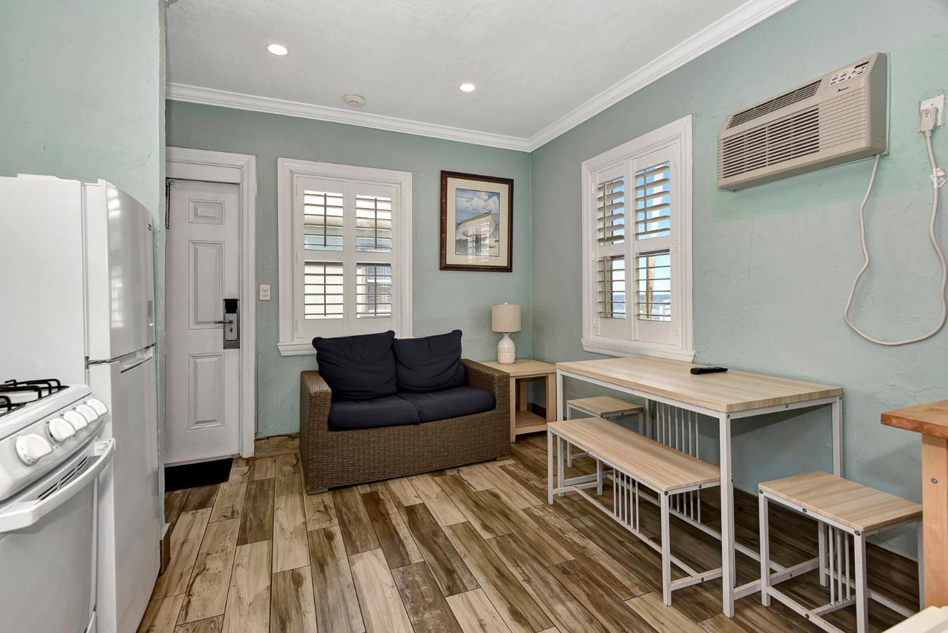 Shoreline Suites & Cabana Cottages - Beachfront Daytona Beach Extérieur photo