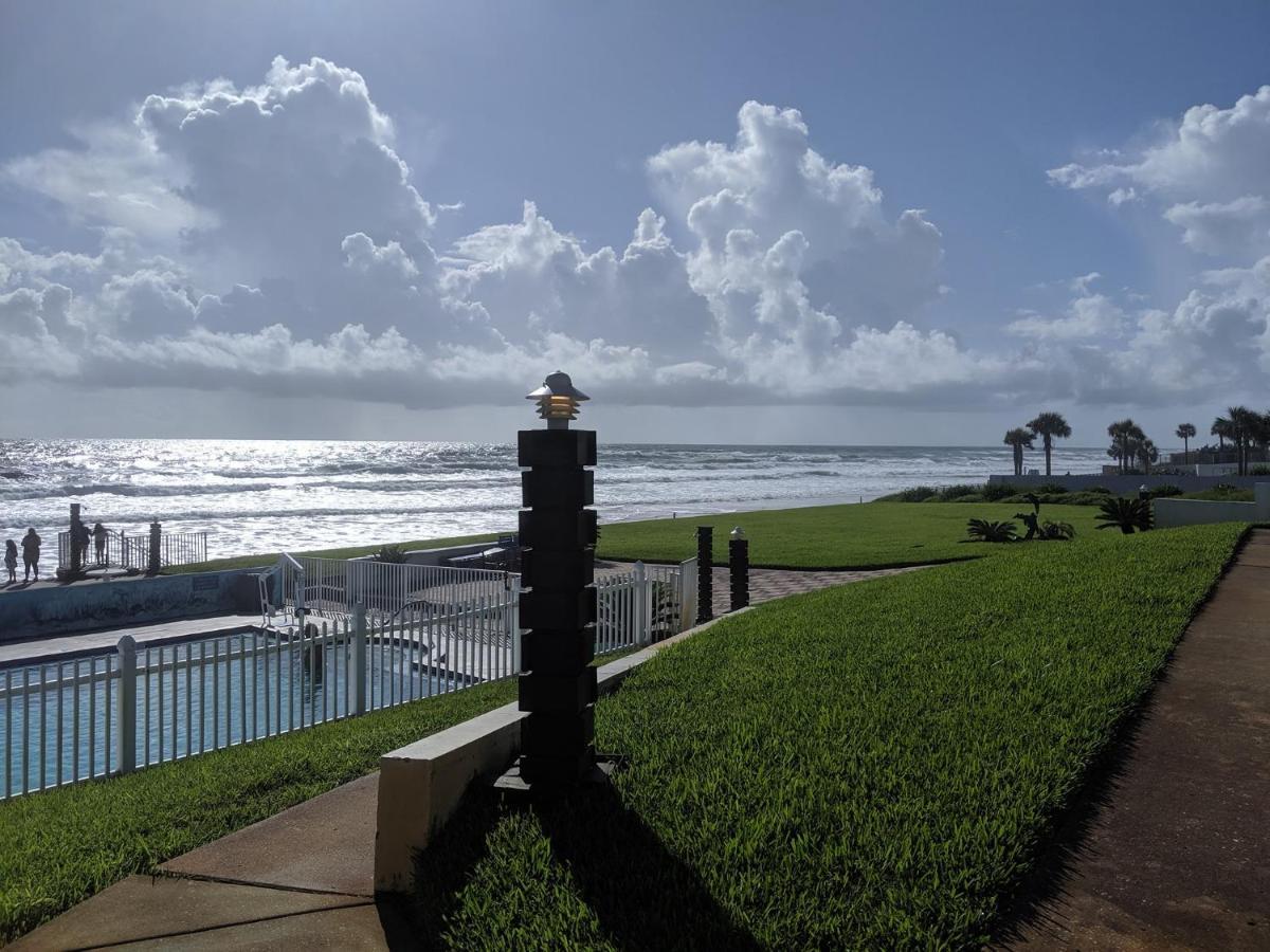 Shoreline Suites & Cabana Cottages - Beachfront Daytona Beach Extérieur photo